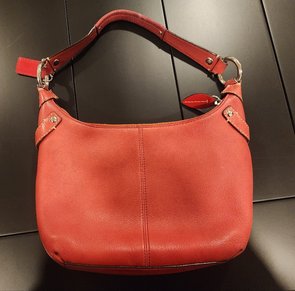 vintage Coach Ergo Hobo bag in red milled leather. - Picture 4 of 12